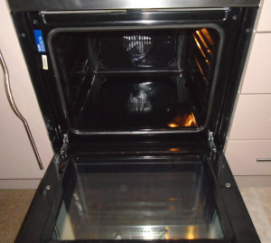 end of tenancy professionally cleaned oven lanarkshire